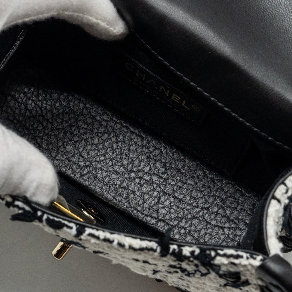 CHANEL SEASONAL MINI SQUARE FLAP BAG TWEED WHITE/BLACK LGHW (MICROCHIP)