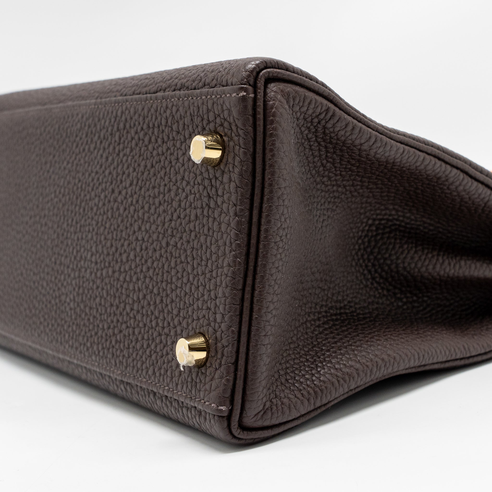 HERMES KELLY 28 TOGO CHOCOLATE GHW