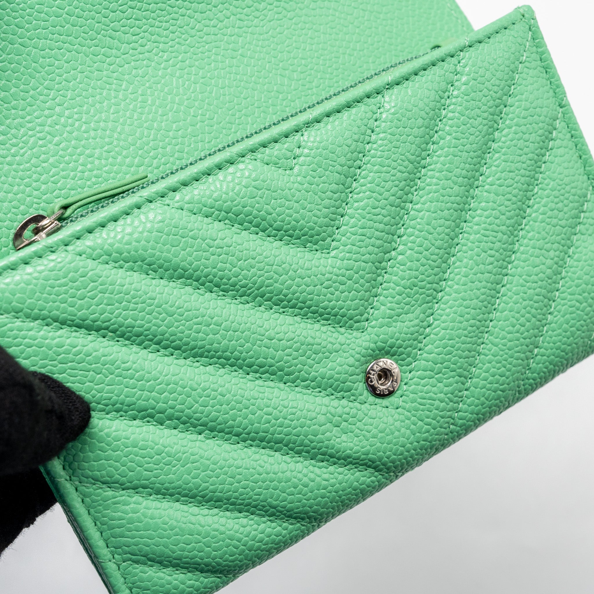 CHANEL CLASSIC FLAP WALLET CHEVRON CAVIAR GREEN SHW