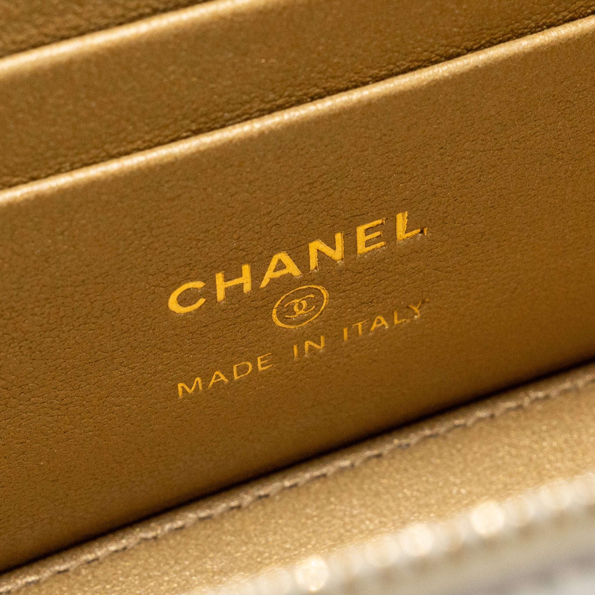 CHANEL LETTER/CC LOGO CHAIN LONG VANITY CASE LAMBSKIN WHITE GHW(MICROCHIP)
