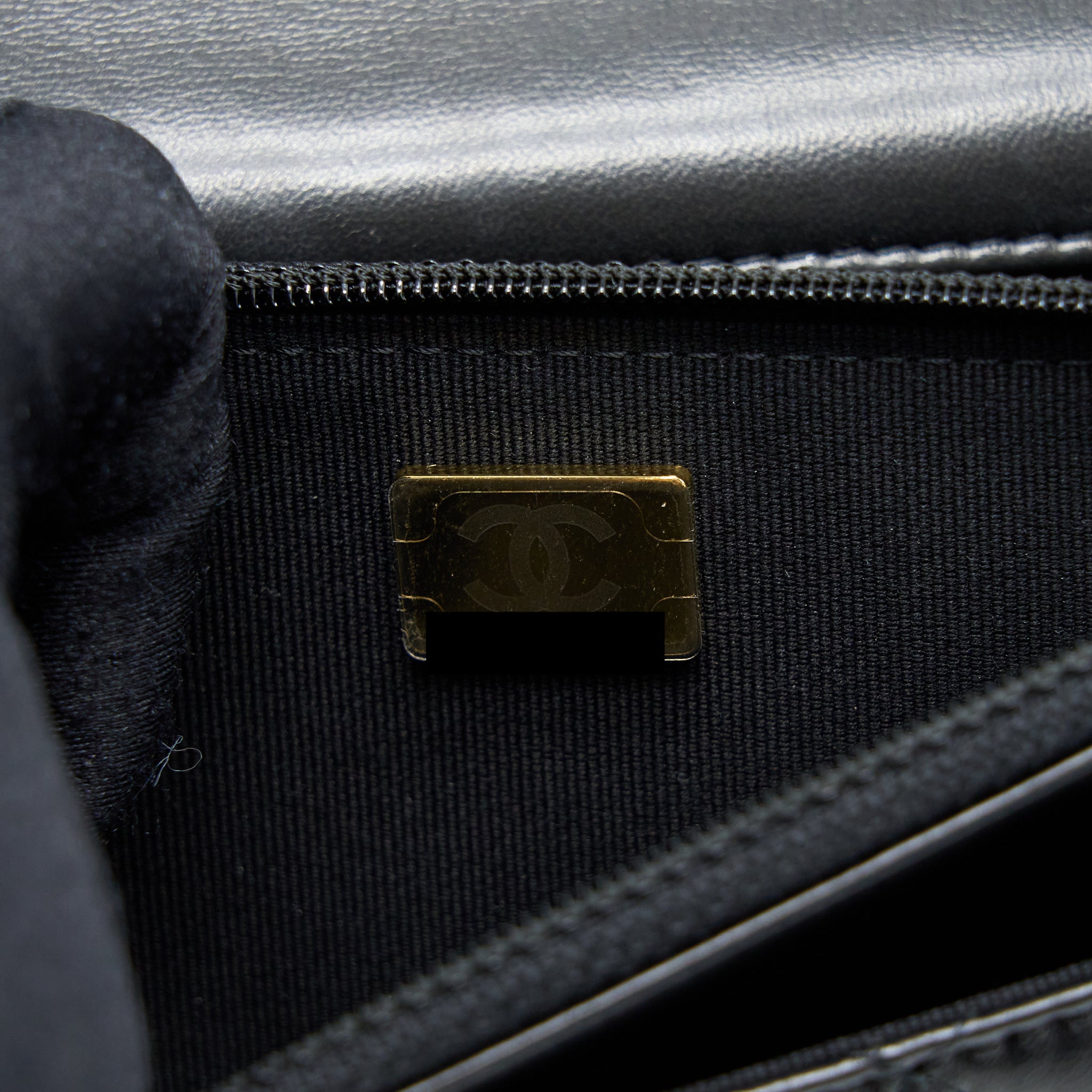 CHANEL 22K GOLD PILLAR WALLET ON CHAIN LAMBSKIN BLACK GHW