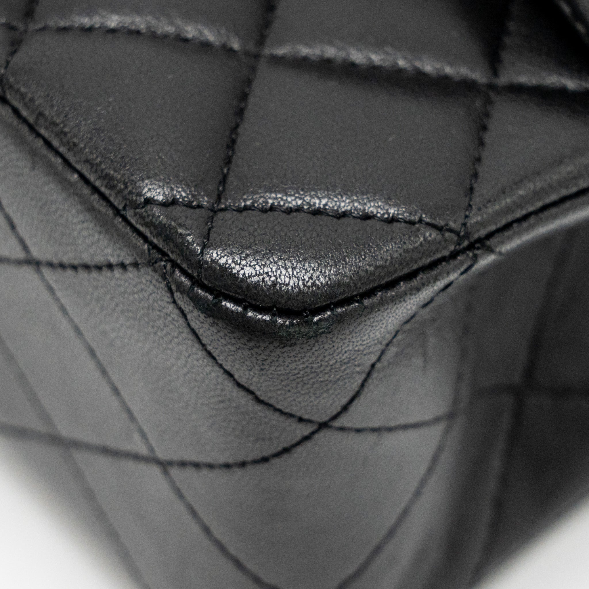 CHANEL MEDIUM CLASSIC DOUBLE FLAP BAG LAMBSKIN BLACK SHW