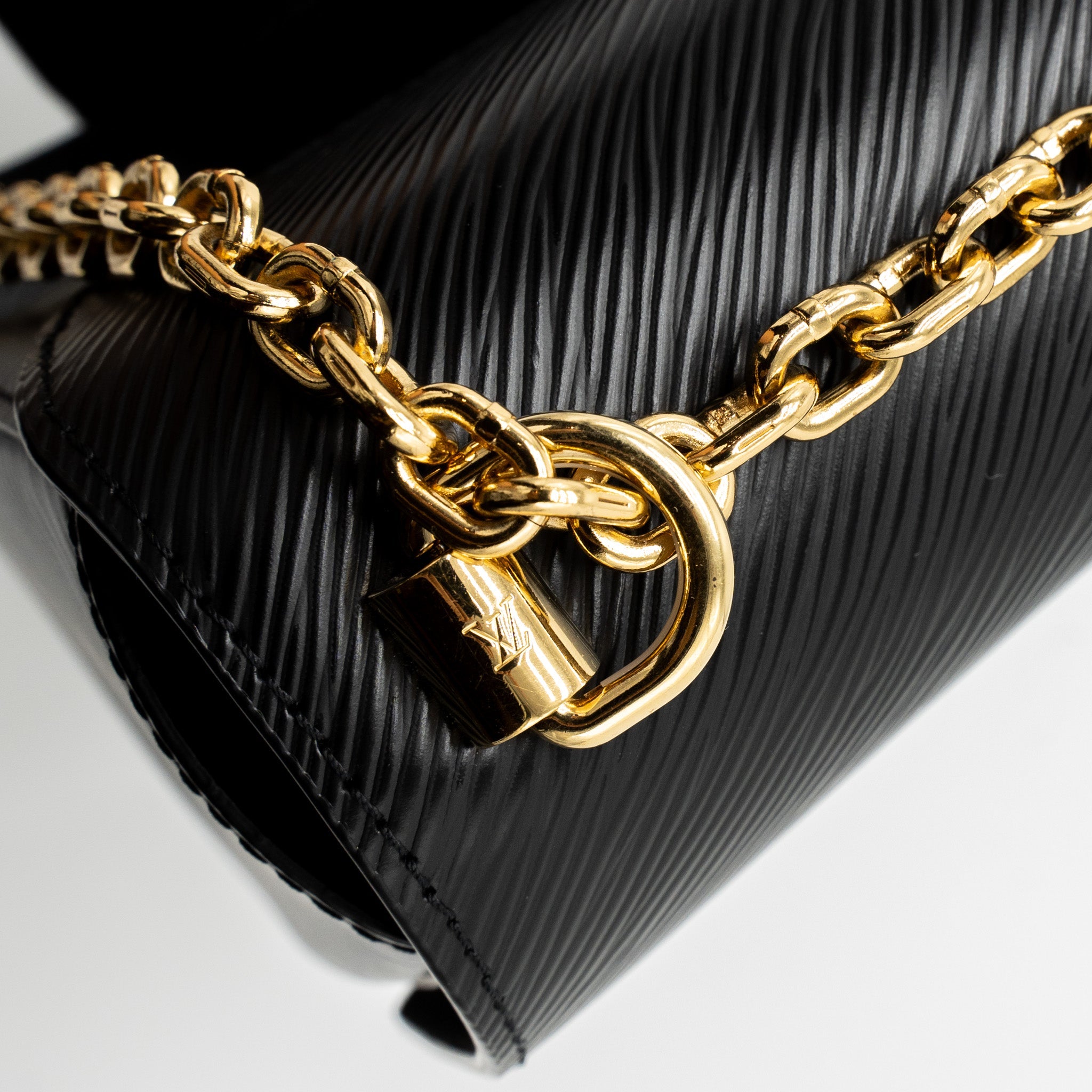 LOUIS VUITTON TWIST MM EPI BLACK GHW