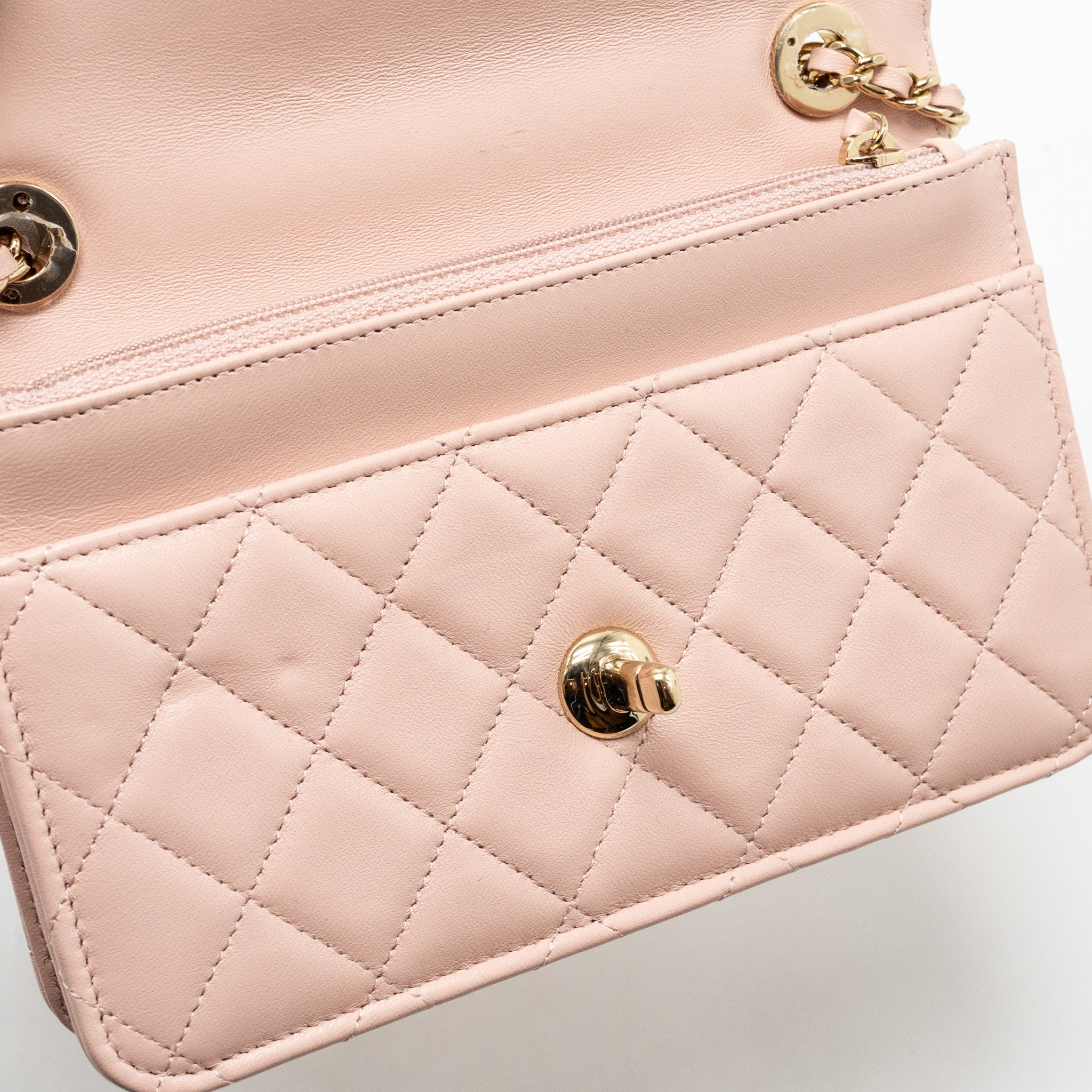 CHANEL TRENDY CC QUILTED WALLET ON CHAIN LAMBSKIN LIGHT PINK LGHW (MICROCHIP)