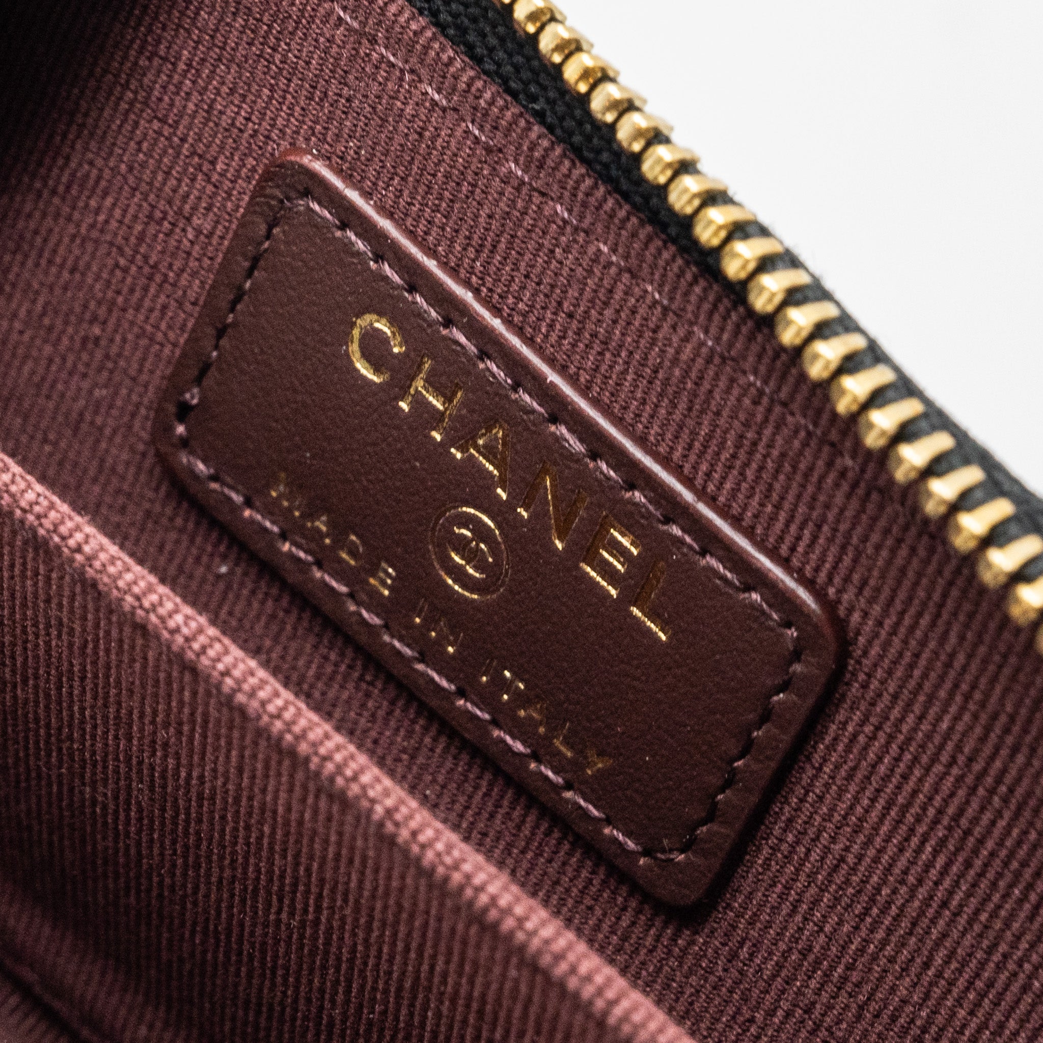 CHANEL QUILTED ZIPPER CARD HOLDER CAVIAR BLACK GHW (MICROCHIP)