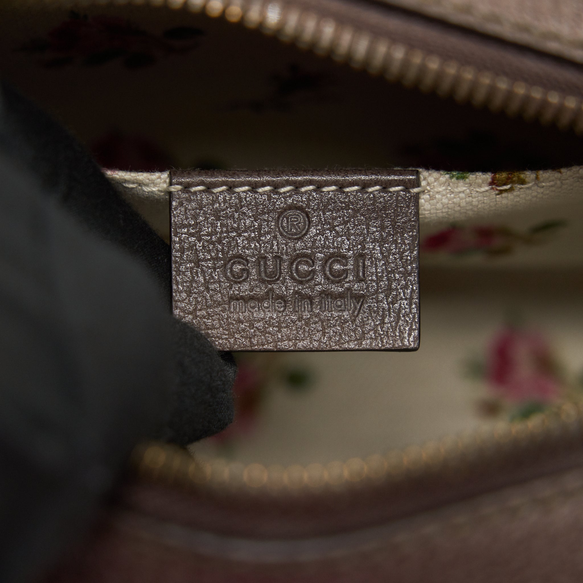 GUCCI GG SUPREME CROSSBODY BAG BROWN