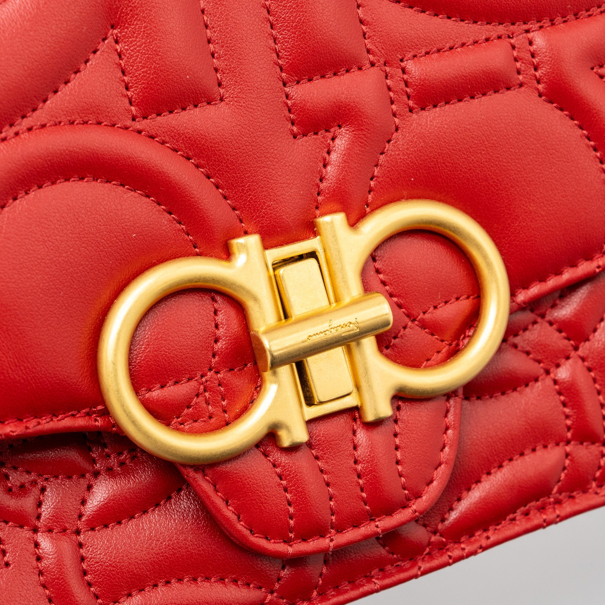 SALVATORE FERRAGAMO GLANCING SHOULDER BAG CALFSKIN RED GHW