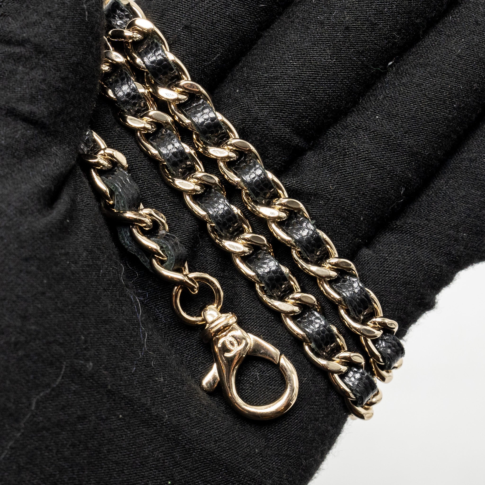 CHANEL 25P CC TOP HANDLE VANITY WITH CHAIN CAVIAR BLACK LGHW (MICROCHIP)