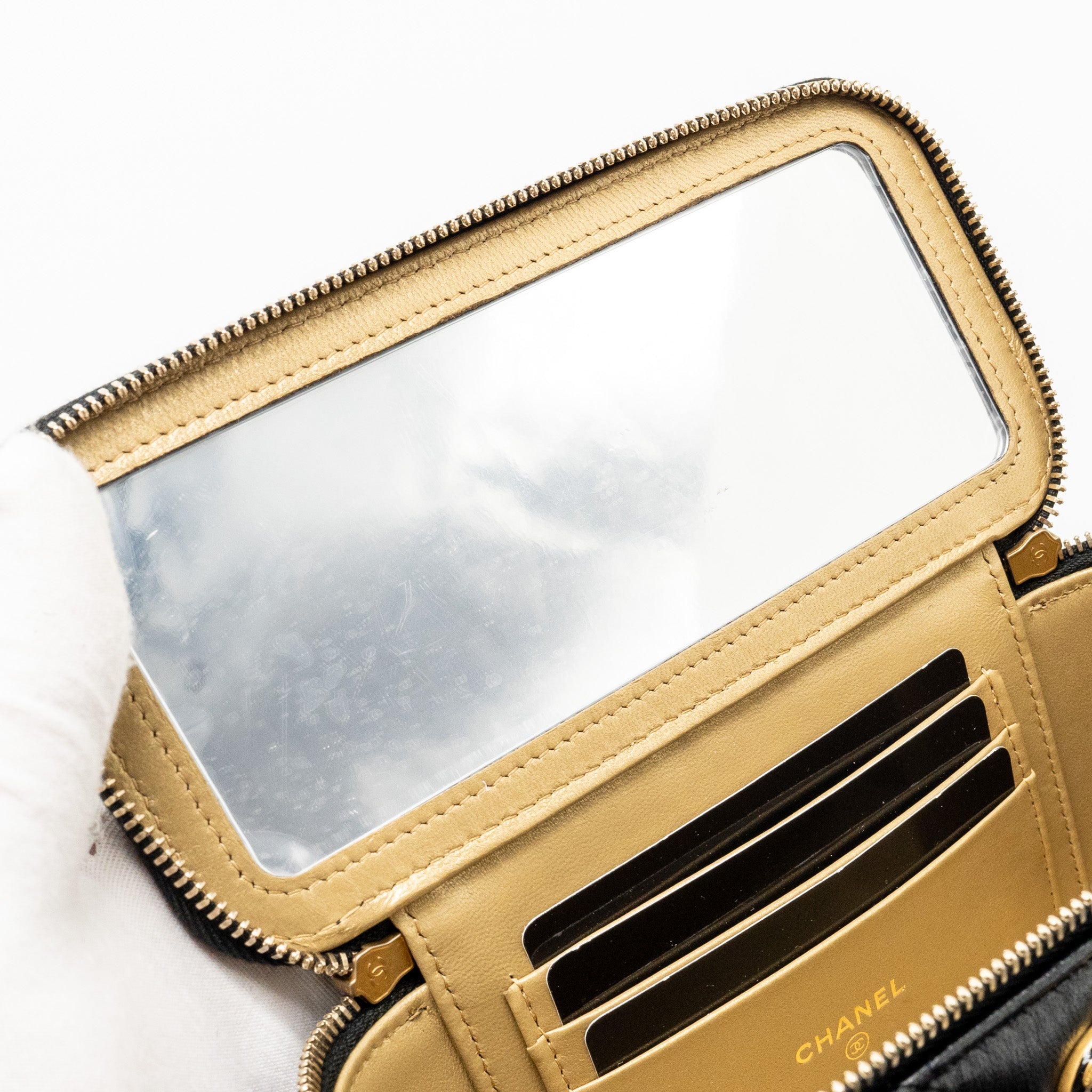CHANEL 24A LONG VANITY CASE WITH CC LOGO ADJUSTABLE CHAIN LAMBSKIN BLACK GHW(MICROCHIP)