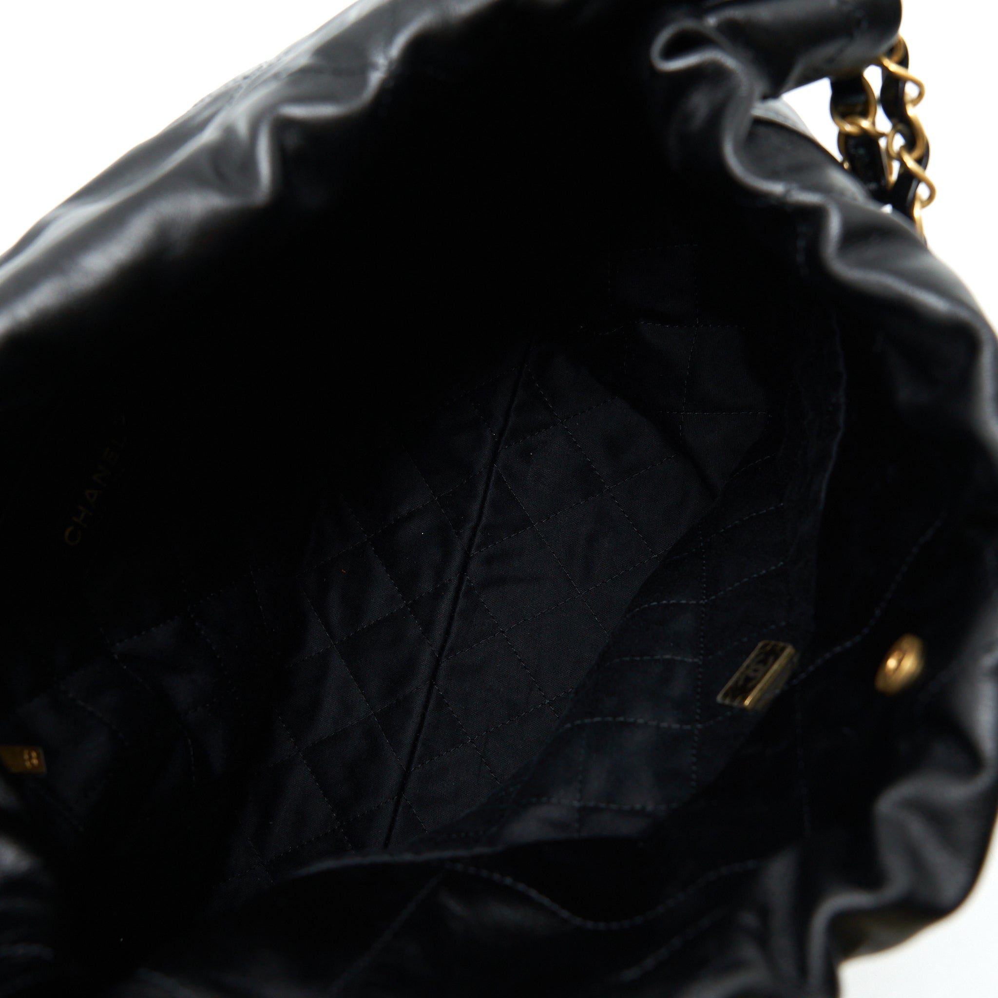 CHANEL 22 BAG SHINY CALFSKIN BLACK GHW
