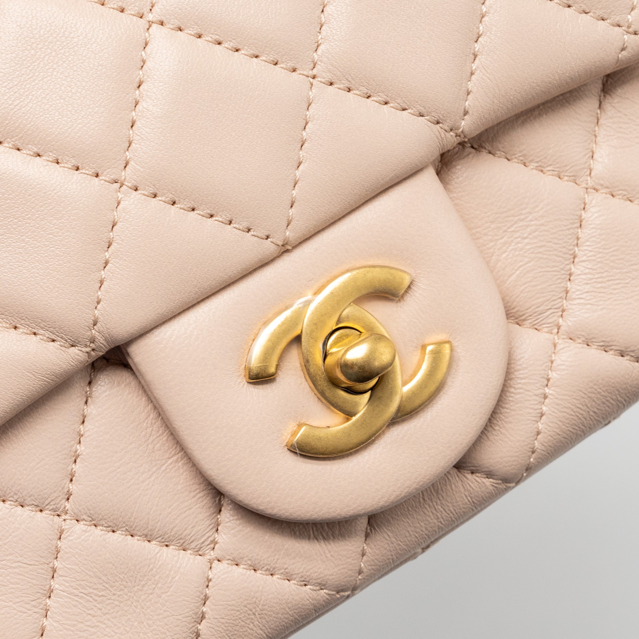 CHANEL 22C PEARL CRUSH MINI SQUARE FLAP BAG LAMBSKIN PINK GHW (MICROCHIP)
