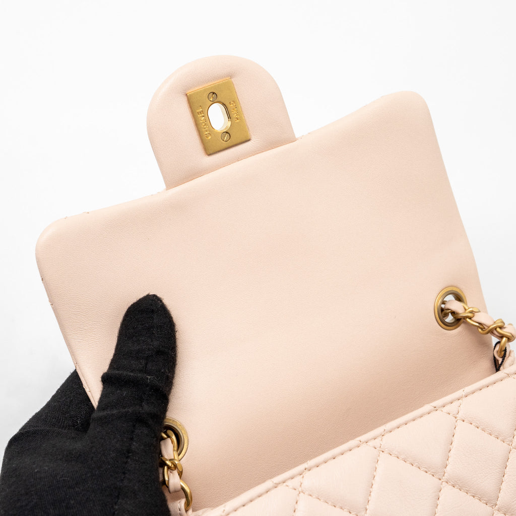 CHANEL 22C PEARL CRUSH MINI SQUARE FLAP BAG LAMBSKIN PINK GHW (MICROCHIP)