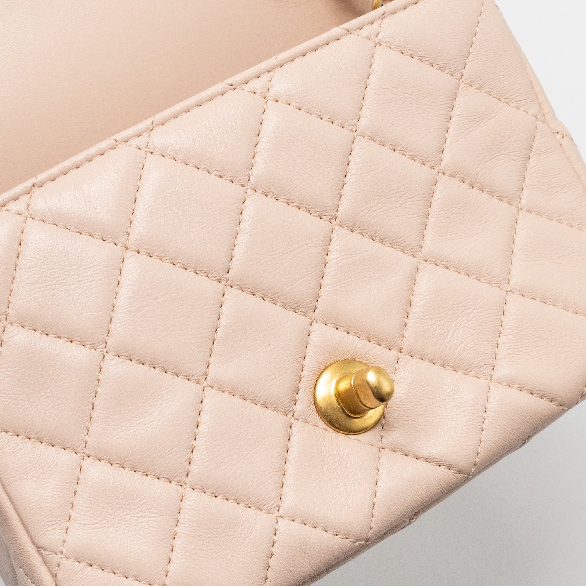 CHANEL 22C PEARL CRUSH MINI SQUARE FLAP BAG LAMBSKIN PINK GHW (MICROCHIP)