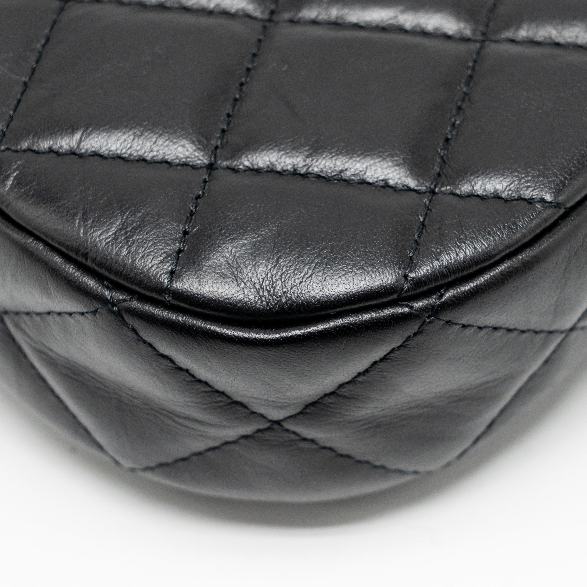 CHANEL 23K SMALL 19 HOBO SHOULDER BAG CALFSKIN BLACK GHW (MICROCHIP)