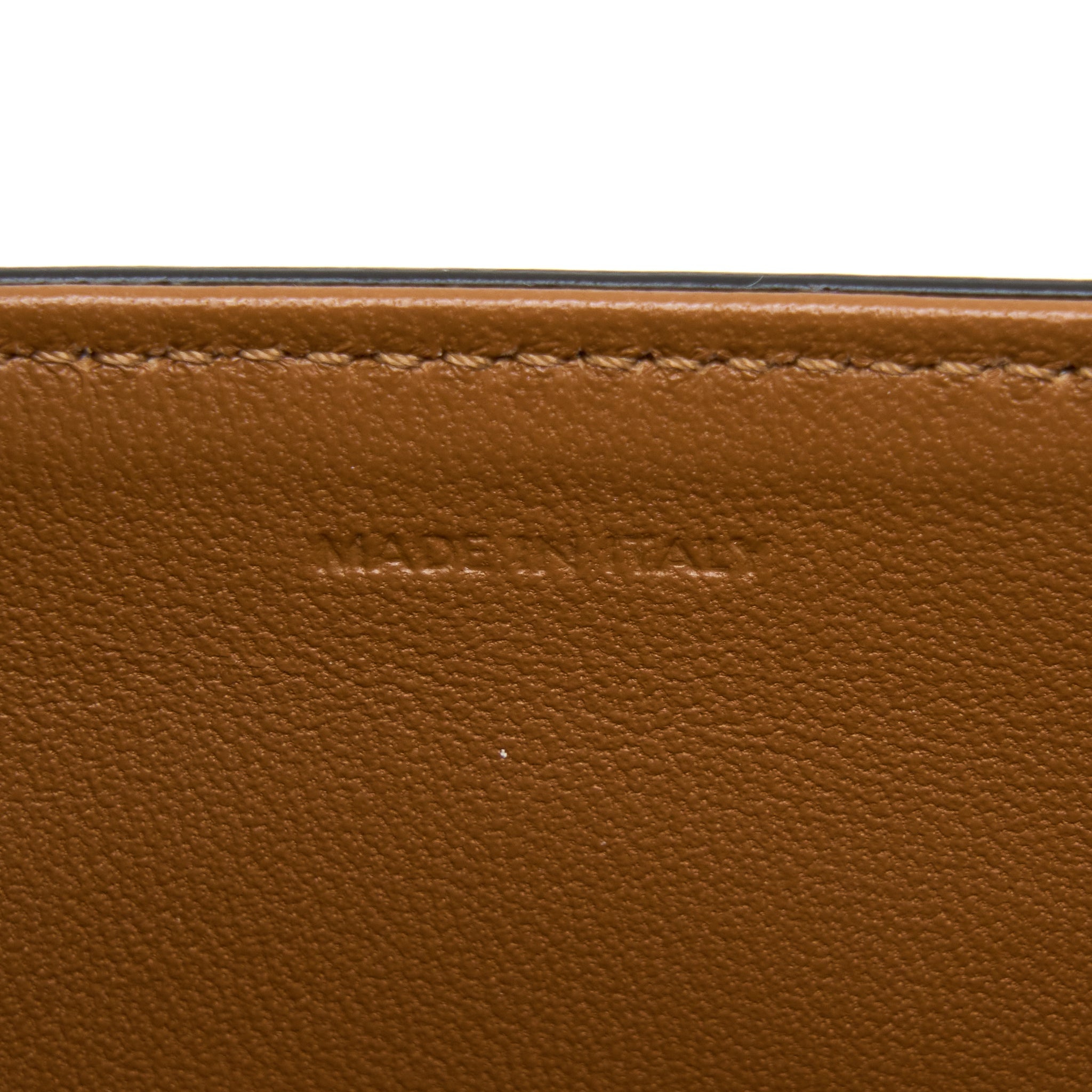 CELINE MEDIUM TRIOMPHE BAG IN TEXTILE NATURAL CALFSKIN GHW