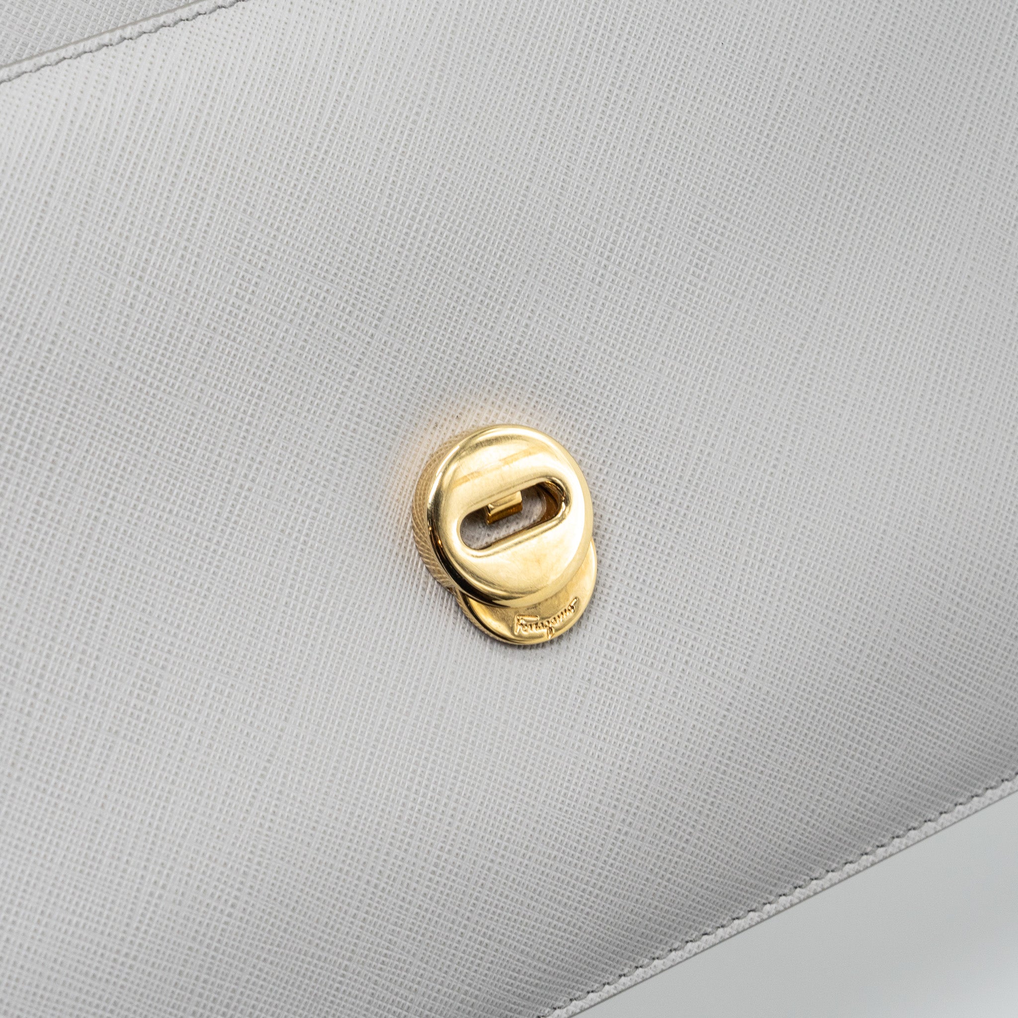 FERRAGAMO GINNY CHAIN BAG CALFSKIN LIGHT GREY LGHW