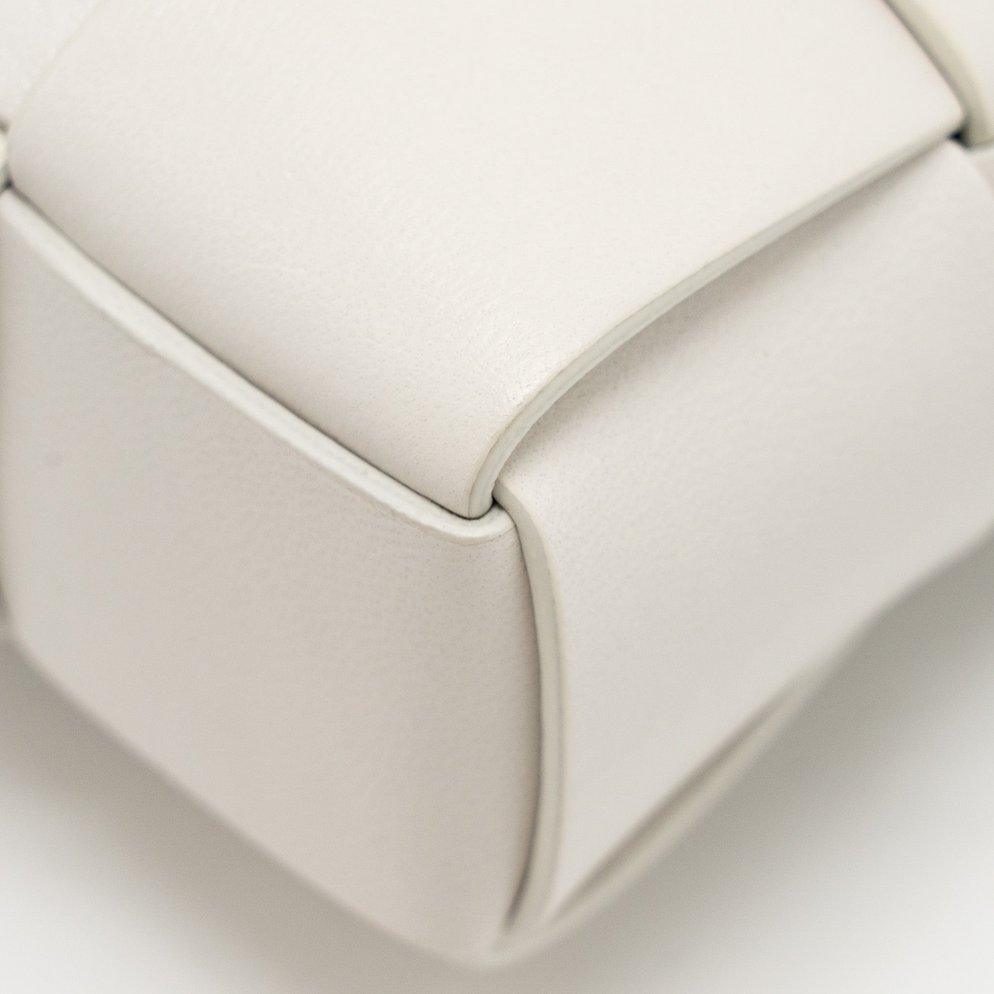 BOTTEGA VENETA CREAM SNAP CLUTCH BAG CALFSKIN/WOOD WHITE MULTICOLOUR HARDWARE