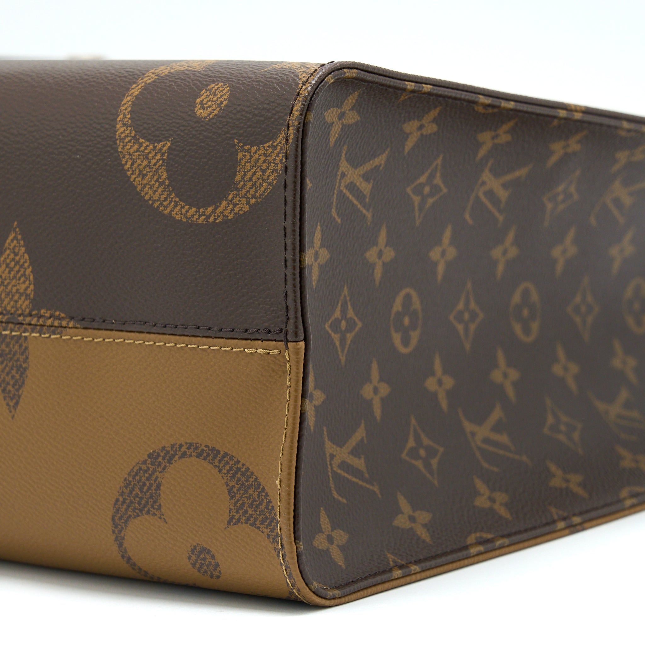 LOUIS VUITTON ON THE GO MM MONOGRAM CANVAS GHW