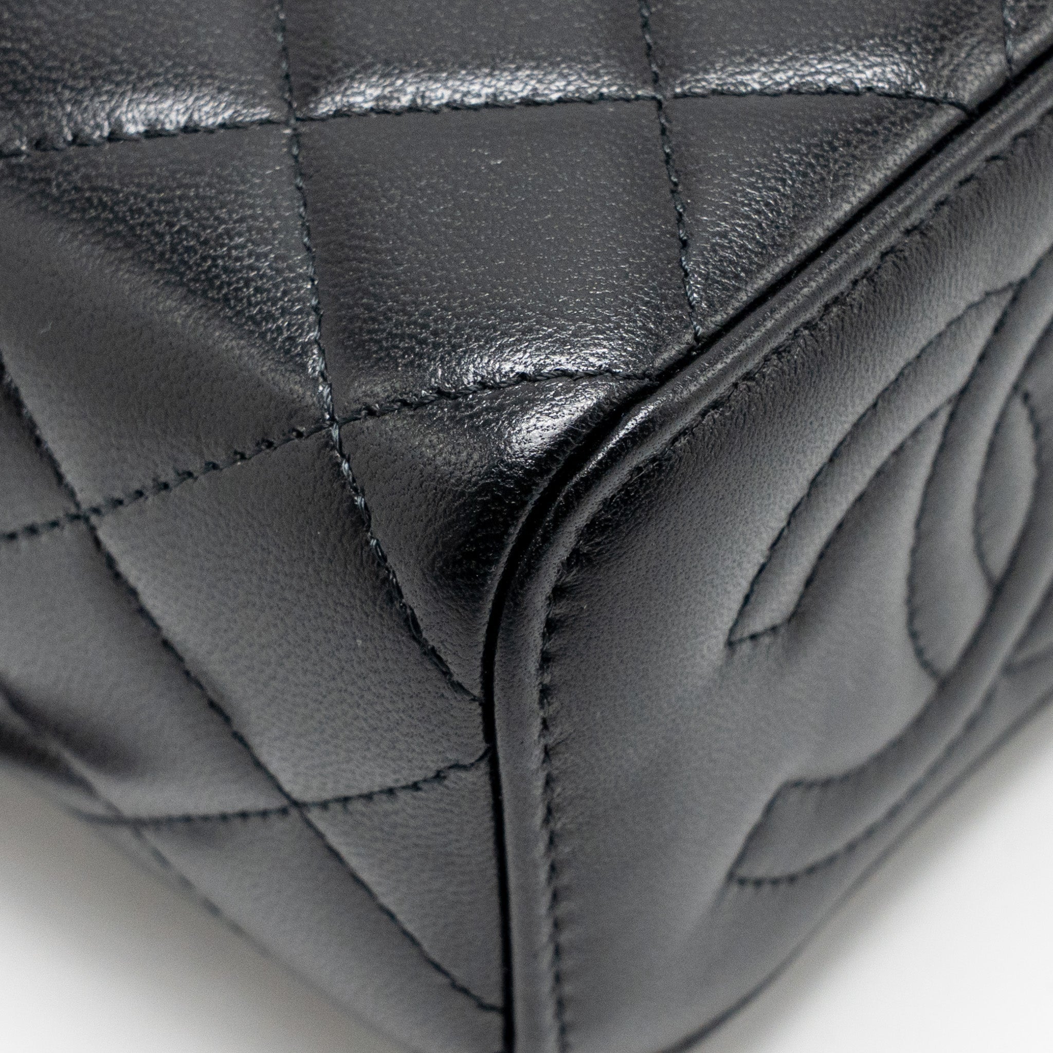 CHANEL PEARL CRUSH MINI VANITY WITH CHAIN LAMBSKIN BLACK GHW (MICROCHIP)