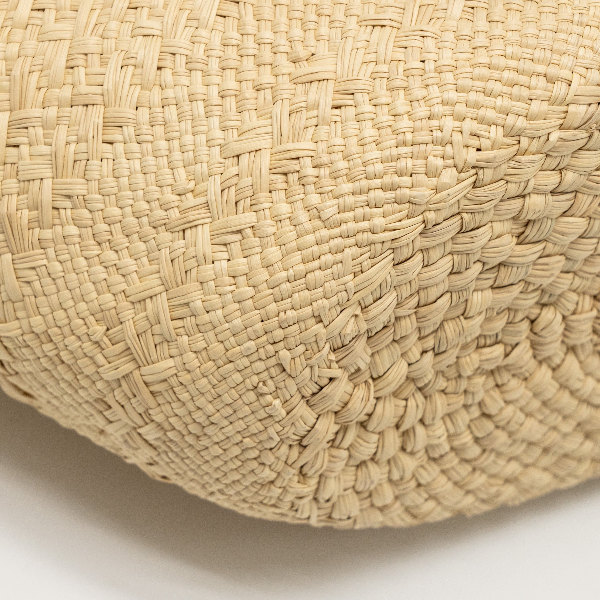 LOEWE SMALL ANAGRAM BASKET BAG IRACA PALM/CALFSKIN NATURAL/TAN