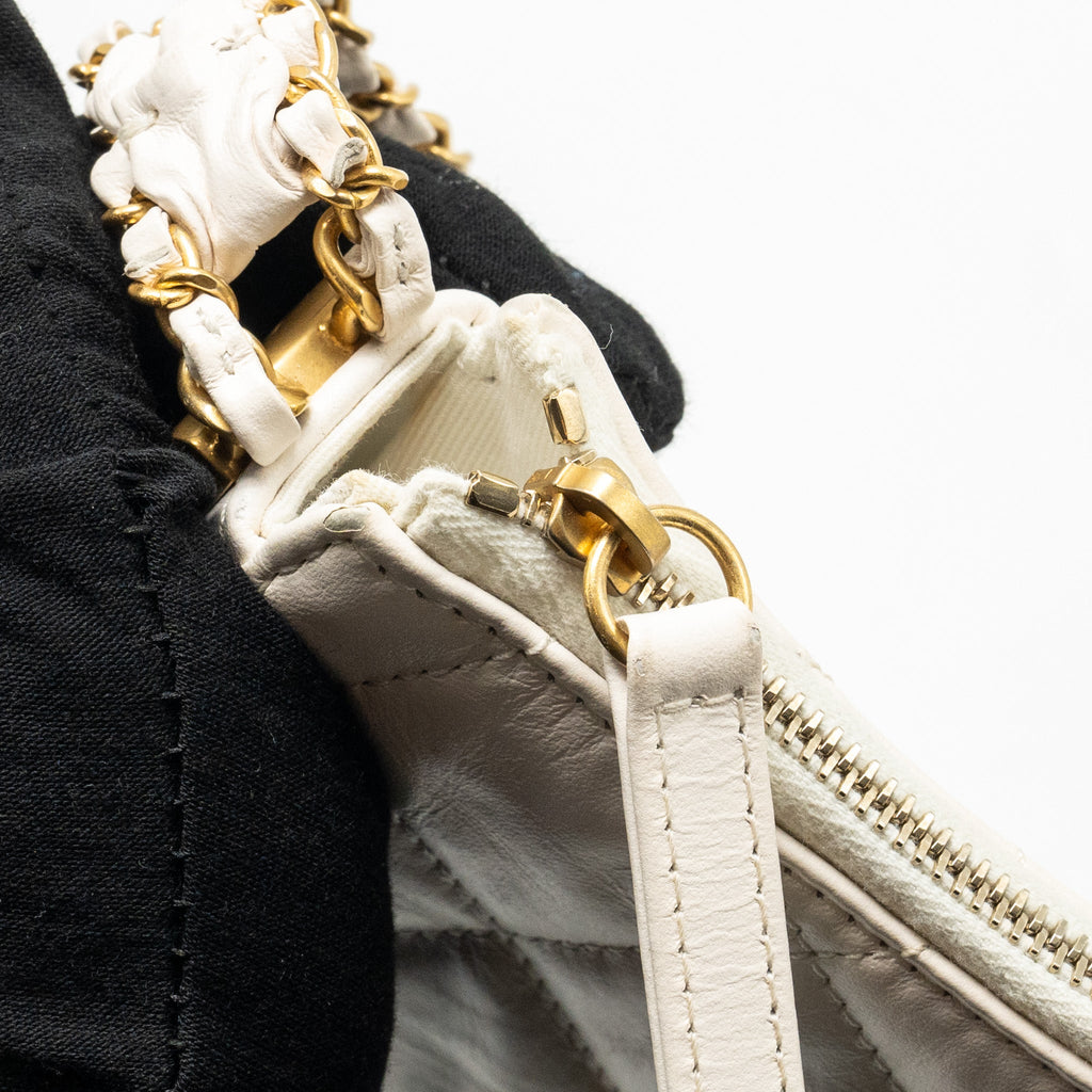 CHANEL 23K HOBO SHOULDER BAG CALFSKIN WHITE GHW (MICROCHIP)