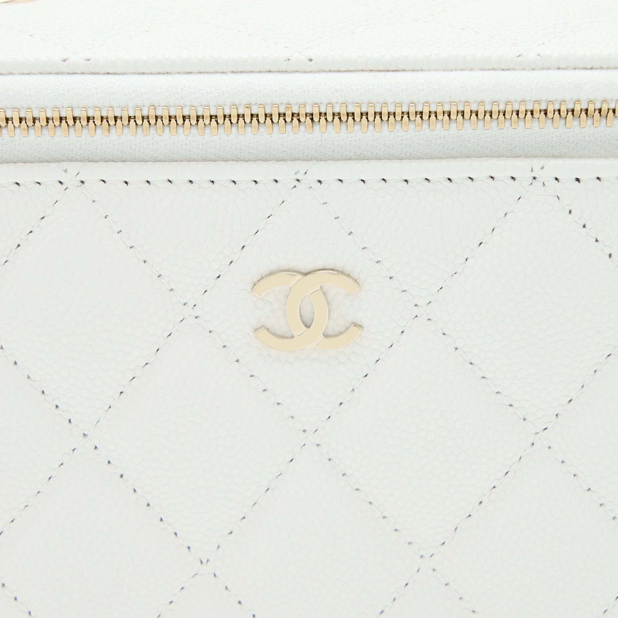 CHANEL LONG VANITY WITH CHAIN CAVIAR WHITE LGHW (MICROCHIP)