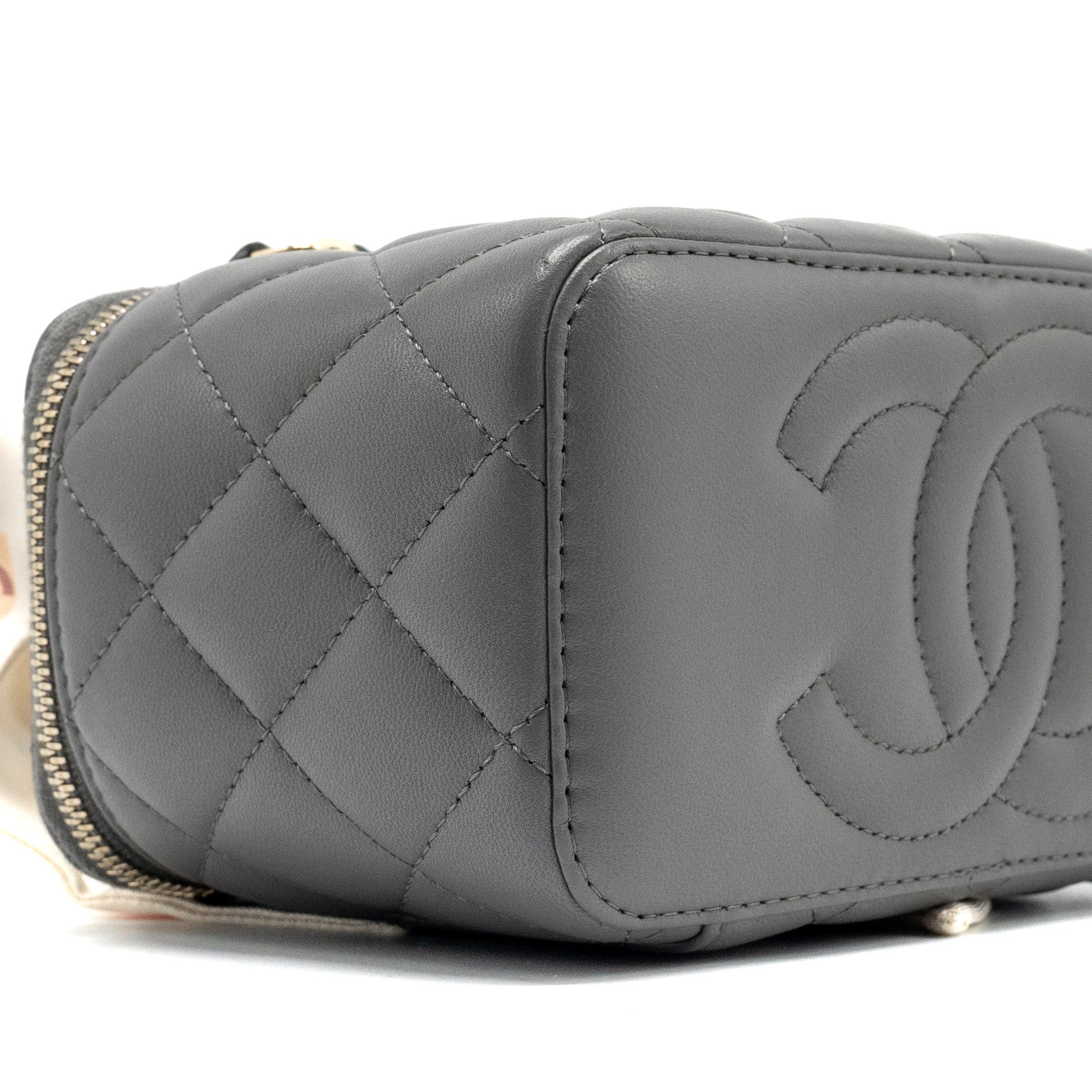 CHANEL LONG VANITY CASE LAMBSKIN GREY LGHW (MICROCHIP)