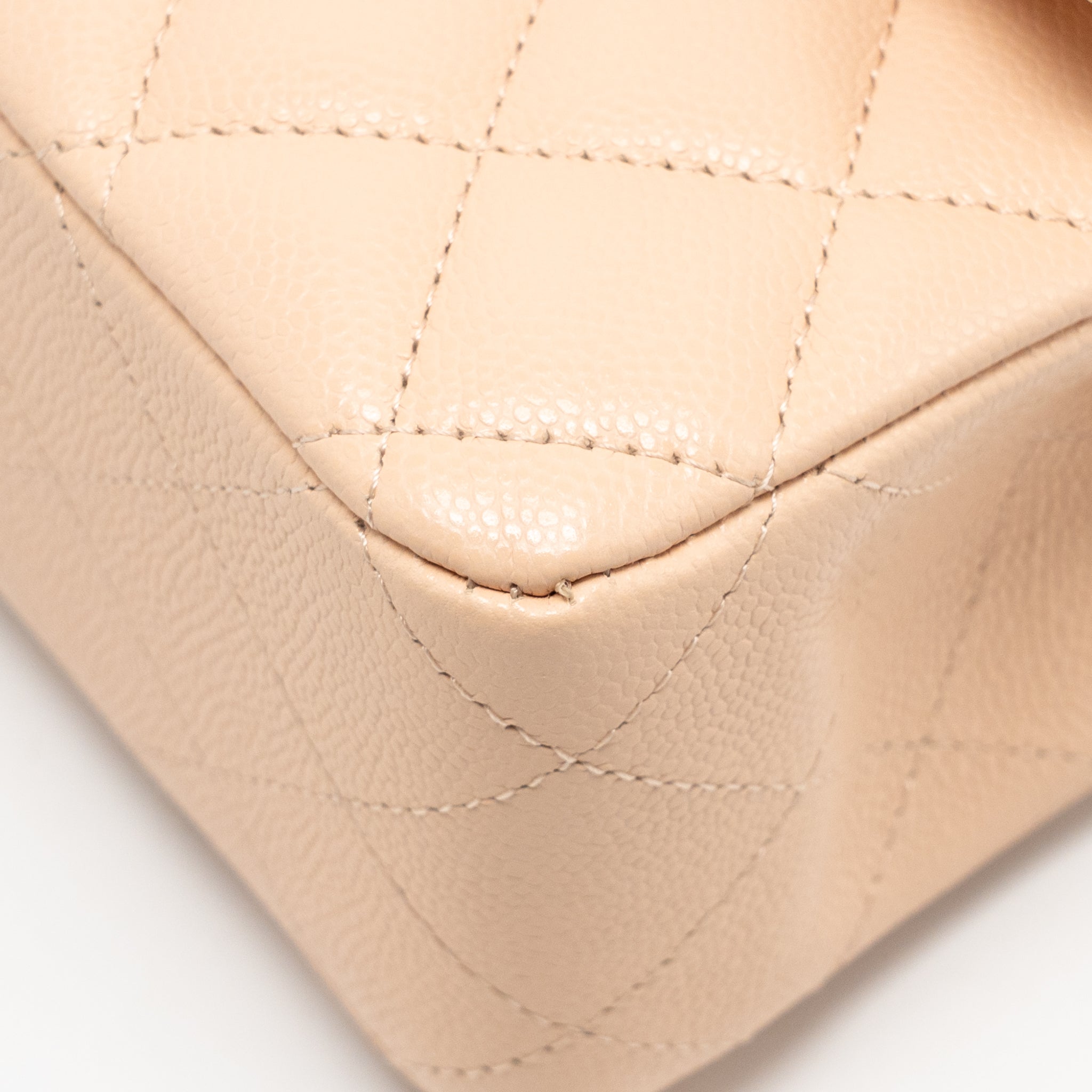 CHANEL MEDIUM CLASSIC DOUBLE FLAP BAG CAVIAR NN269 BEIGE LGHW (MICROCHIP)