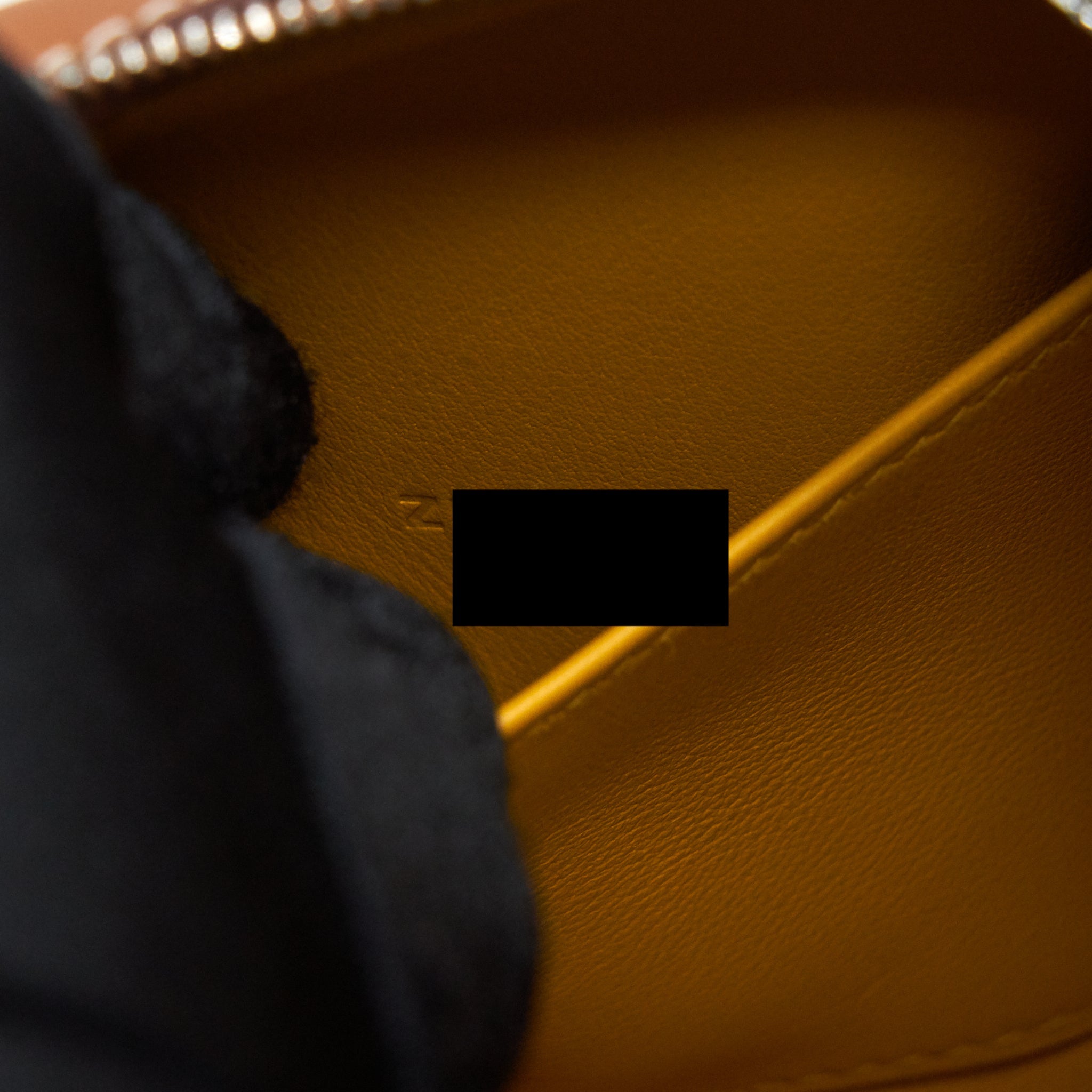 HERMES MINI LINDY SWIFT LEATHER GOLD/ JAUNE AMBRE WITH SHW