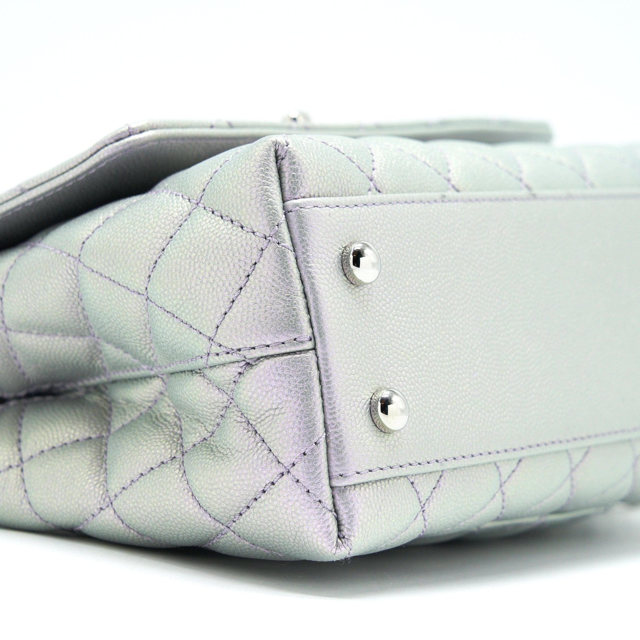 CHANEL 21K SMALL COCO HANDLE 24CM CAVIAR IRIDESCENT LILAC RAINBOW HARDWARE (MICROCHIP)