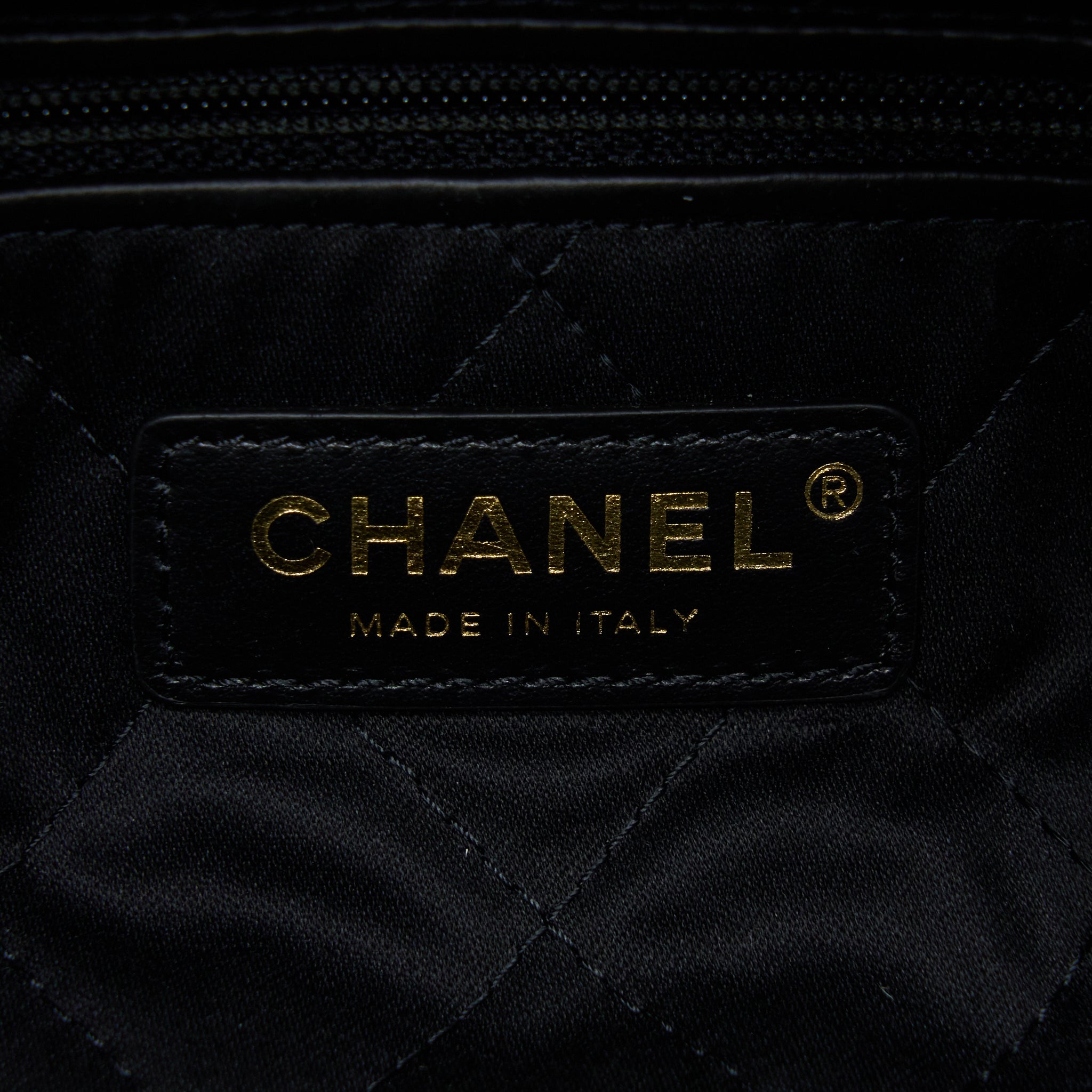 CHANEL SMALL 22 BAG WHITE LETTER SHINY CALFSKIN GHW (MICROCHIP)