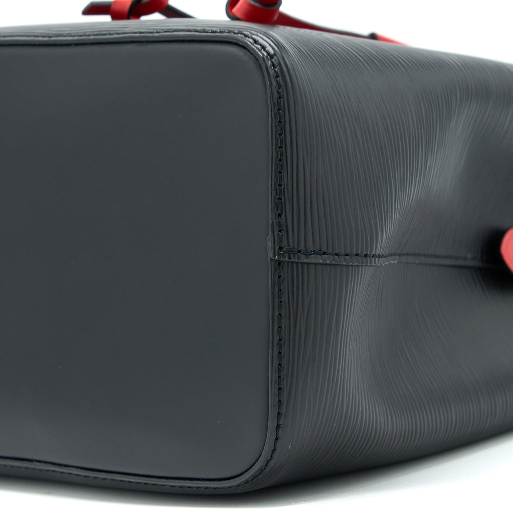 LOUIS VUITTON NEONOE BB EPI BLACK SAFRAN SHW