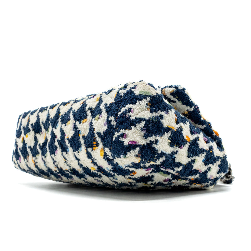 CHANEL SMALL 19 BAG FABRIC MULTICOLOUR BLUE / WHITE MULTICOLOUR HARDWARE
