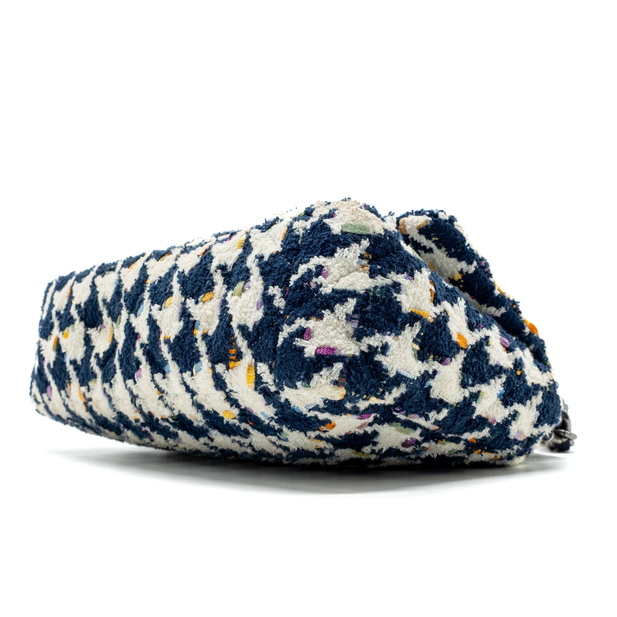 CHANEL SMALL 19 BAG FABRIC MULTICOLOUR BLUE / WHITE MULTICOLOUR HARDWARE