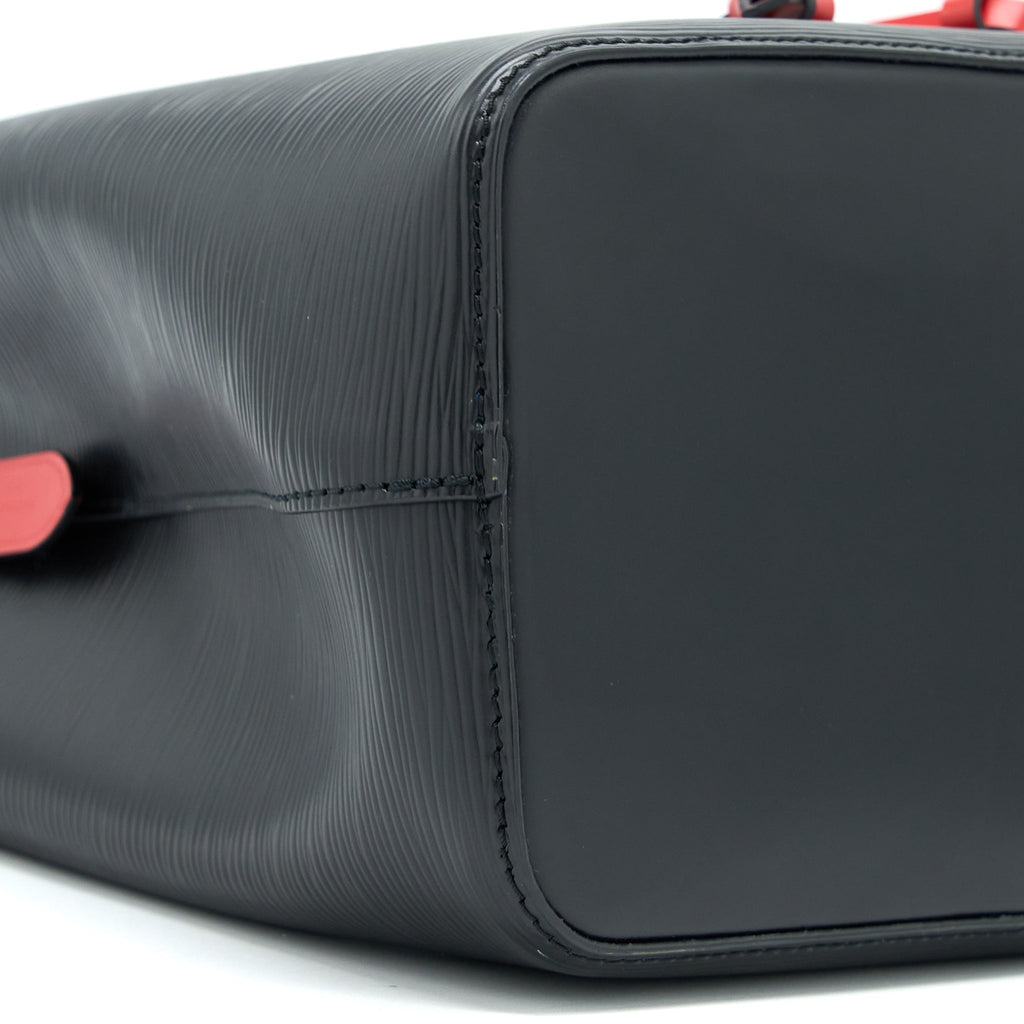 LOUIS VUITTON NEONOE BB EPI BLACK SAFRAN SHW