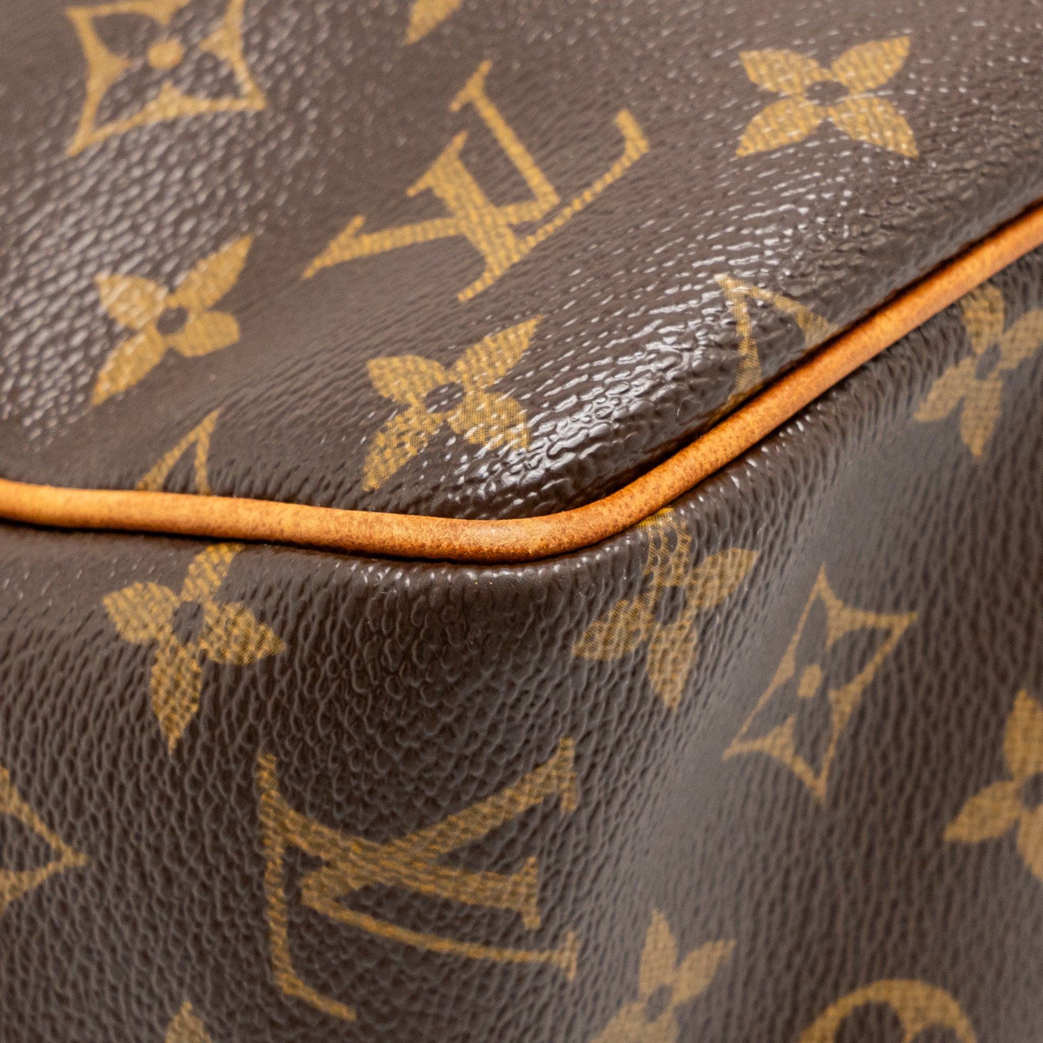 LOUIS VUITTON BATIGNOLLES VERTICAL MONOGRAM CANVAS GHW