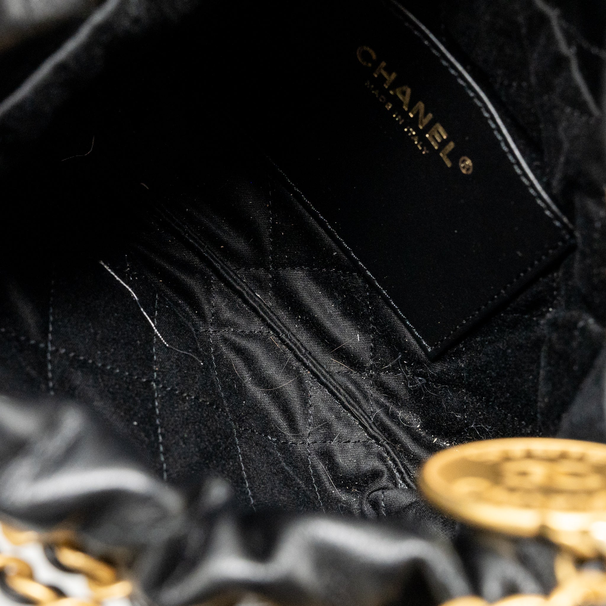 CHANEL MINI 22 BAG SHINY CALFSKIN BLACK GHW (MICROCHIP)