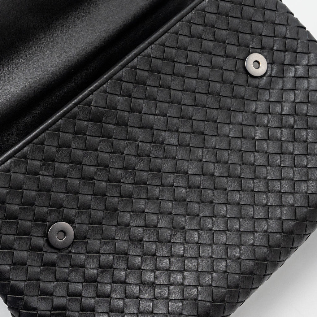 BOTTEGA VENETA SINGLE CHAIN FLAP BAG LEATHER BLACK WITH BLACK HARDWARE
