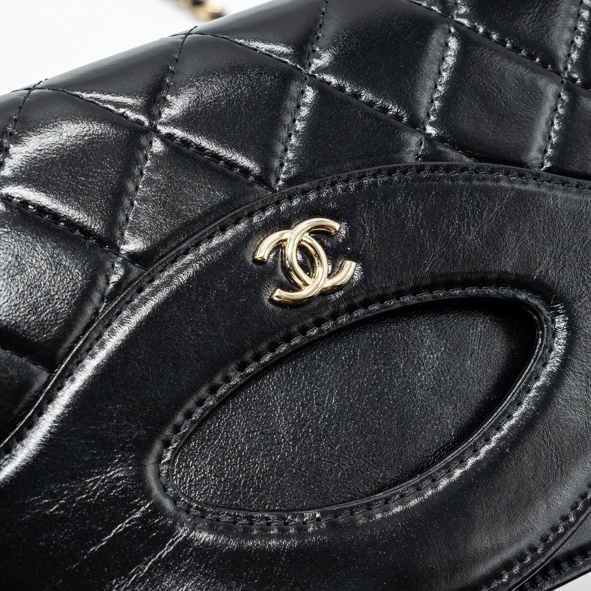 CHANEL 24C 31 WALLET ON CHAIN SHINY CALFSKIN BLACK LGHW (MICROCHIP)