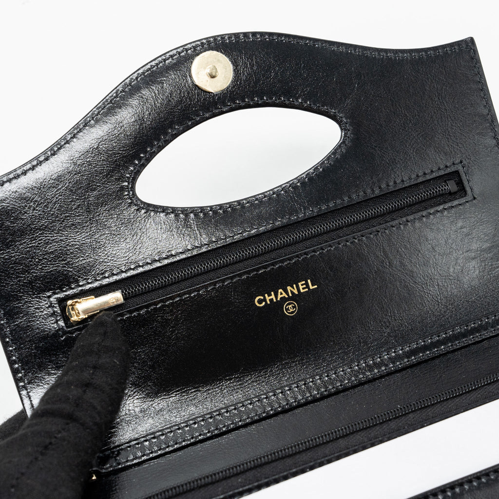 CHANEL 24C 31 WALLET ON CHAIN SHINY CALFSKIN BLACK LGHW (MICROCHIP)