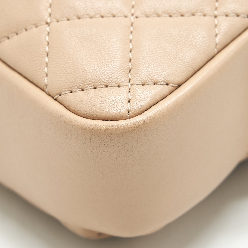 CHANEL QUILTED CHAIN SHOULDER BAG/ CROSSBODY BAG BEIGE LGHW