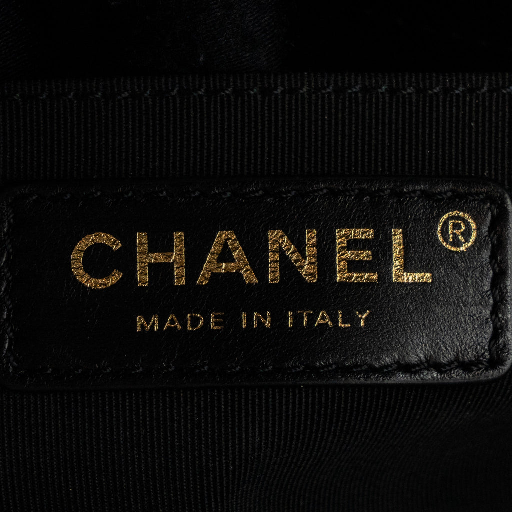 CHANEL MEDIUM BOY BAG CAVIAR BLACK BRUSHED GHW (MICROCHIP )