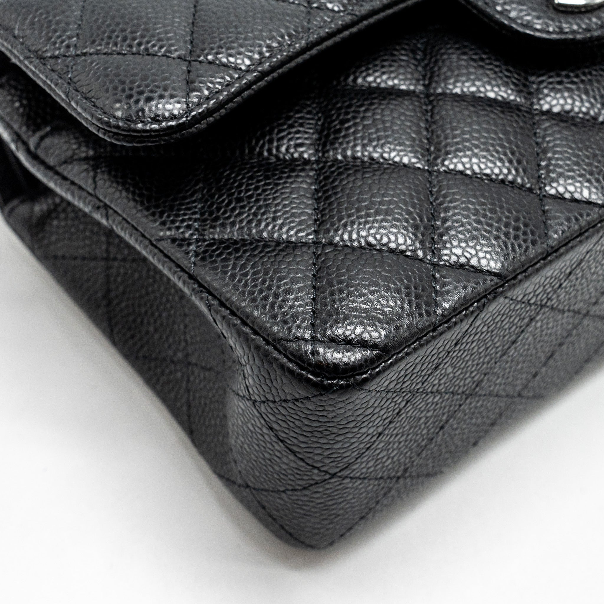 CHANEL SMALL CLASSIC DOUBLE FLAP BAG CAVIAR BLACK SHW (MICROCHIP)