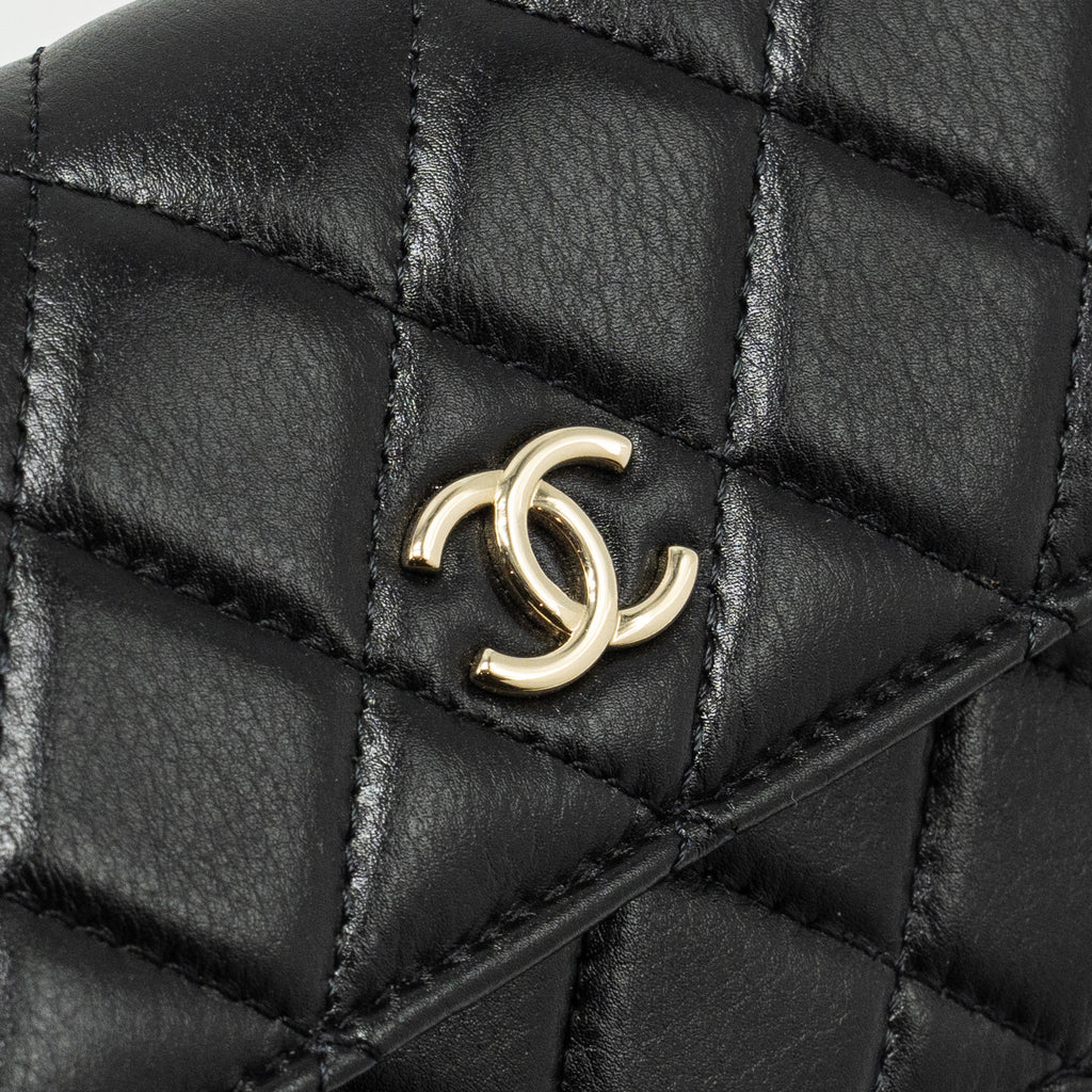 CHANEL CC LOGO CLUTCH WITH GIANT PEARL CHAIN LAMBSKIN BLACK LGHW