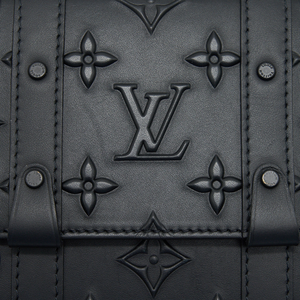 LOUIS VUITTON TRUNK SLINGBAG BLACK