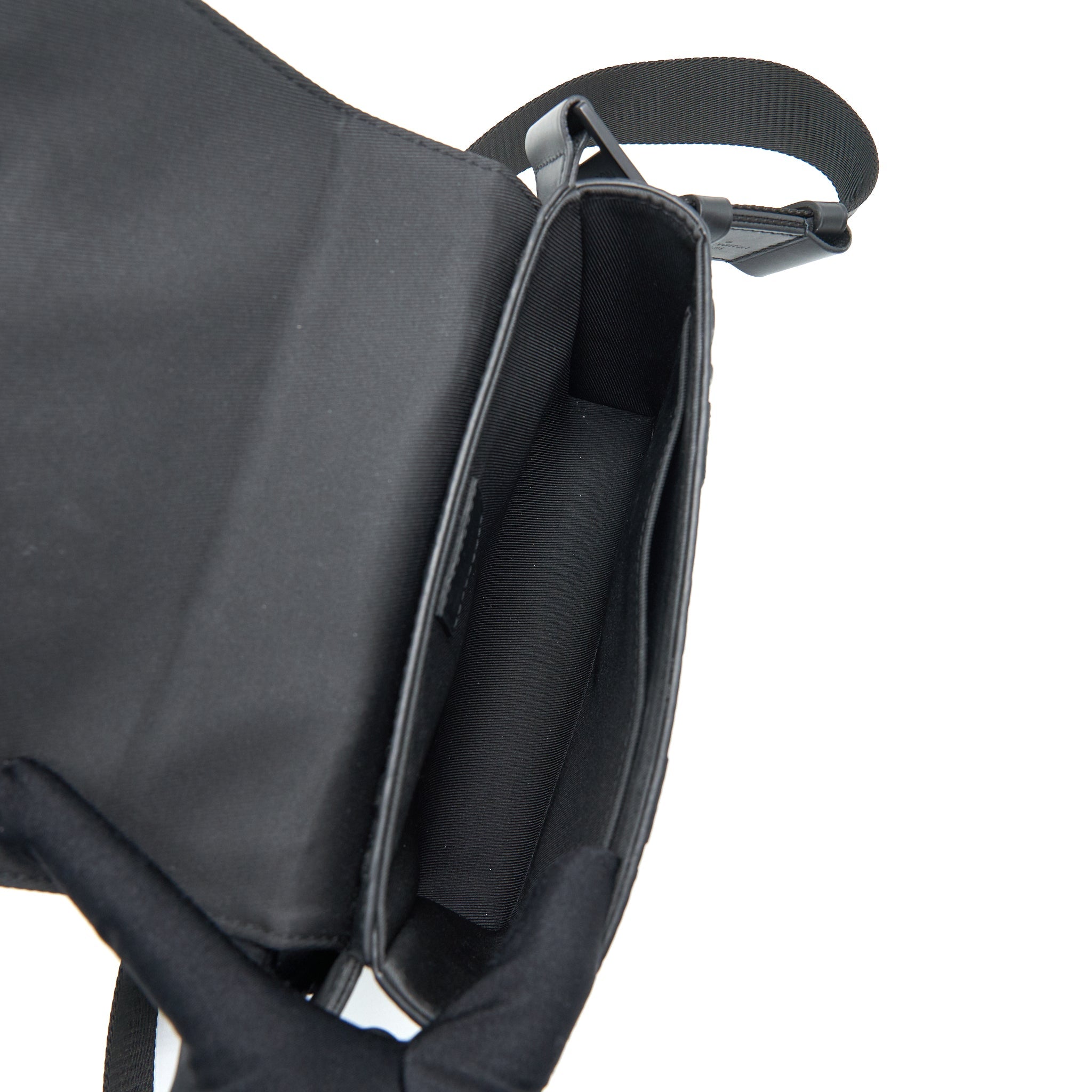 LOUIS VUITTON TRUNK SLINGBAG BLACK