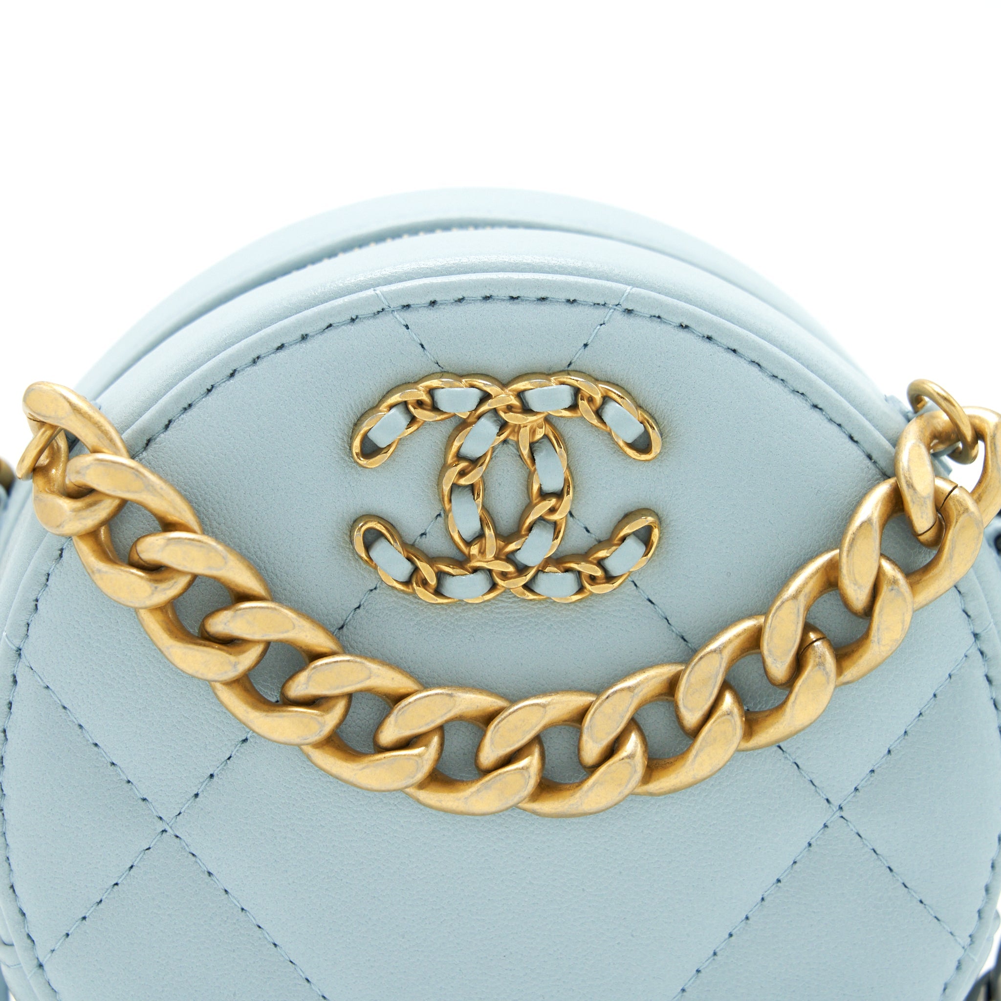 CHANEL 19 ROUND CLUTCH WITH CHAIN LAMBSKIN LIGHT BLUE