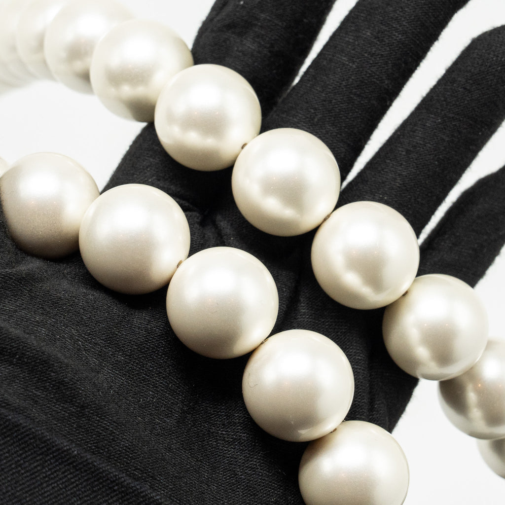 CHANEL CC LOGO CLUTCH WITH GIANT PEARL CHAIN LAMBSKIN BLACK LGHW