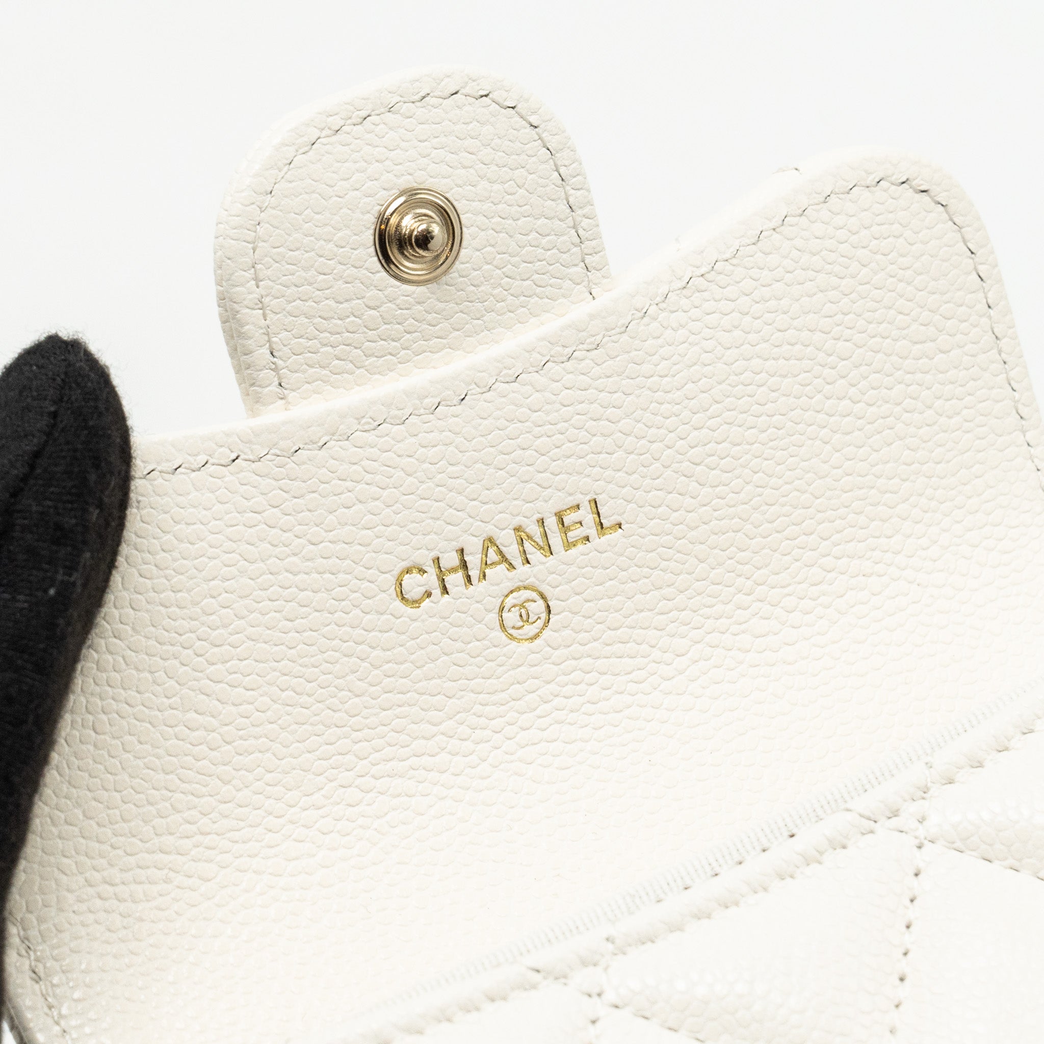CHANEL CLASSIC FLAP CARD HOLDER CAVIAR WHITE LGHW (MICROCHIP)