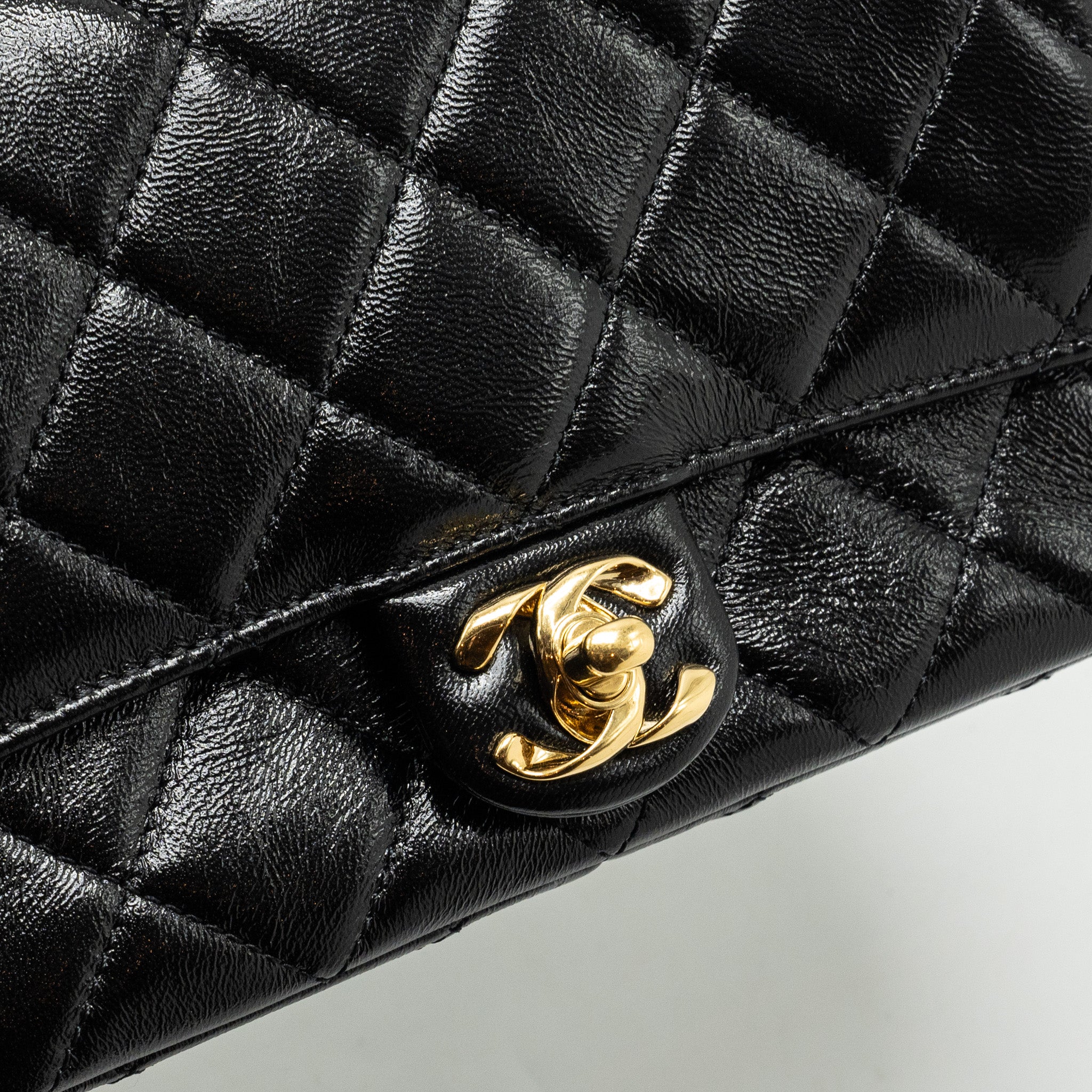 CHANEL 24B GIANT CHAIN FLAP SHOULDER BAG LAMBSKIN BLACK GHW (MICROCHIP)